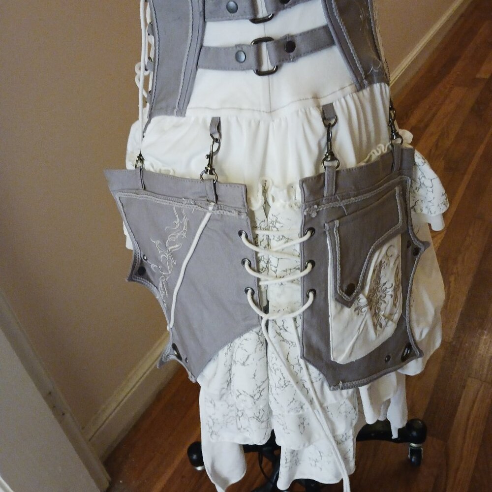 Ozzon Skirt - Picture 2 of 4